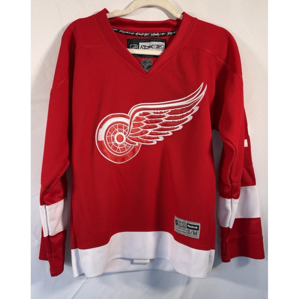 Reebok Hockey Jersey Size S/M detroit redwings # 14 Gustav Nyquist embroidered